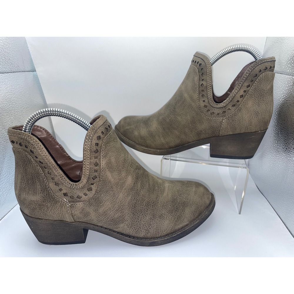 Jellypop Women's Size 7.5M‎ Ankle Booties V Cut Out Faux Leather Western Style